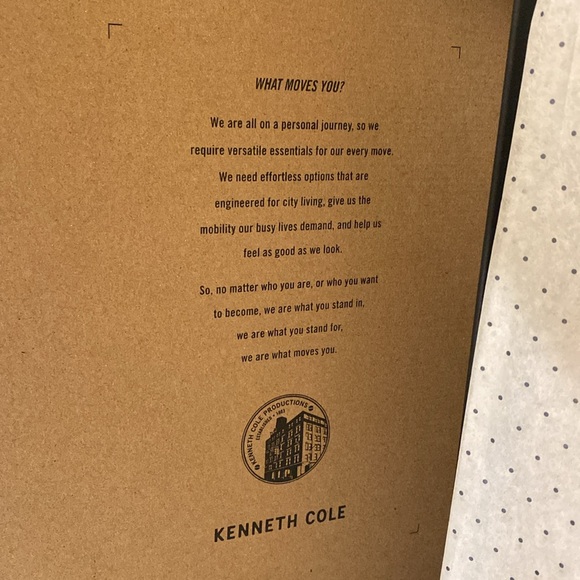 NIB [Kenneth Cole New York] Radell Lace-Up Lug Hiking Boots Olive Womens 5.5 - Picture 6 of 10
